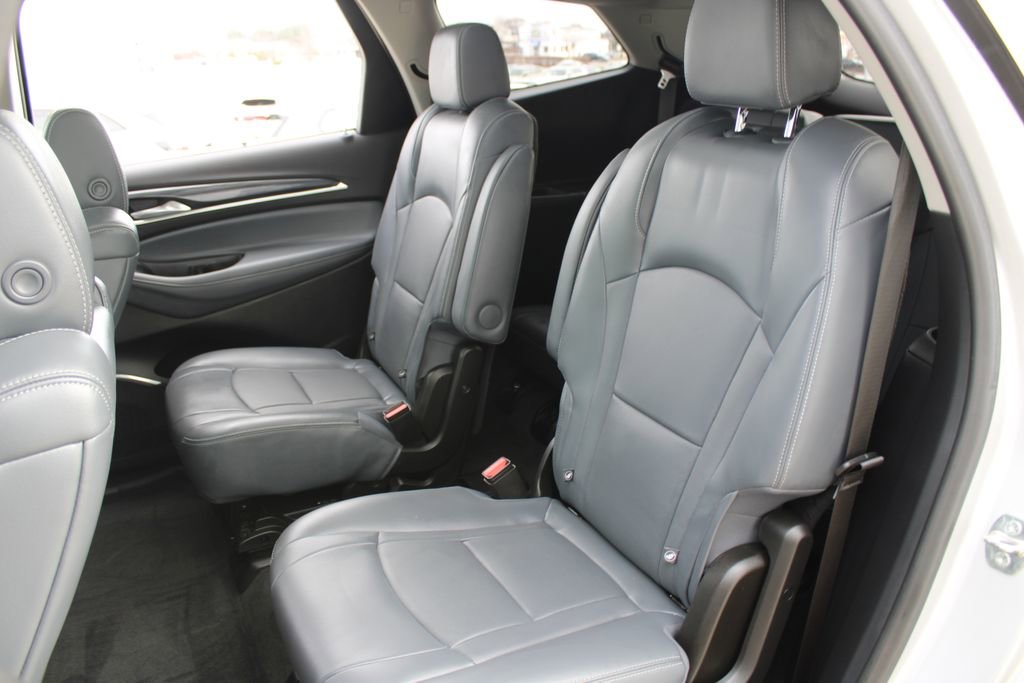 Used 2020 Buick Enclave Essence image 22
