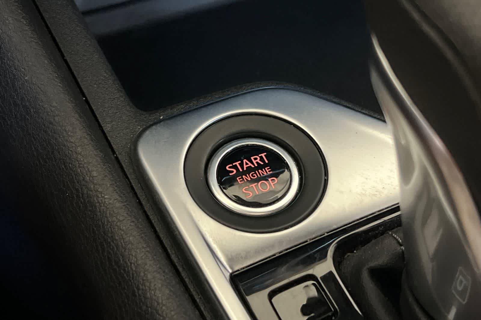 Used 2025 Nissan Sentra SV FWD image 22