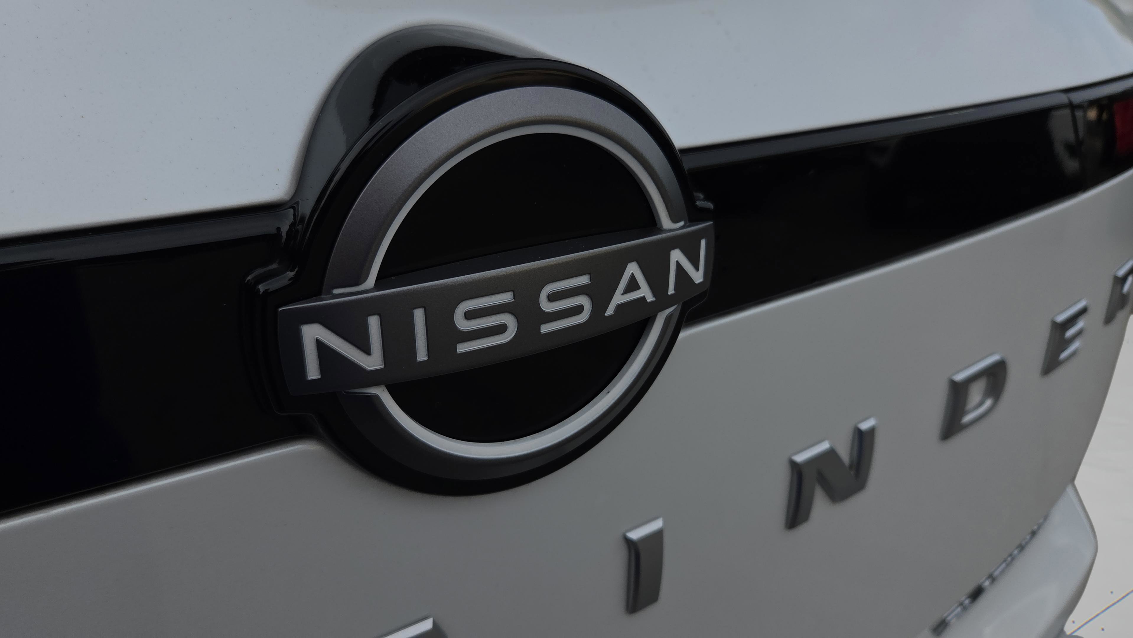 Used 2025 Nissan Pathfinder Platinum w/ Cargo Package FWD image 30