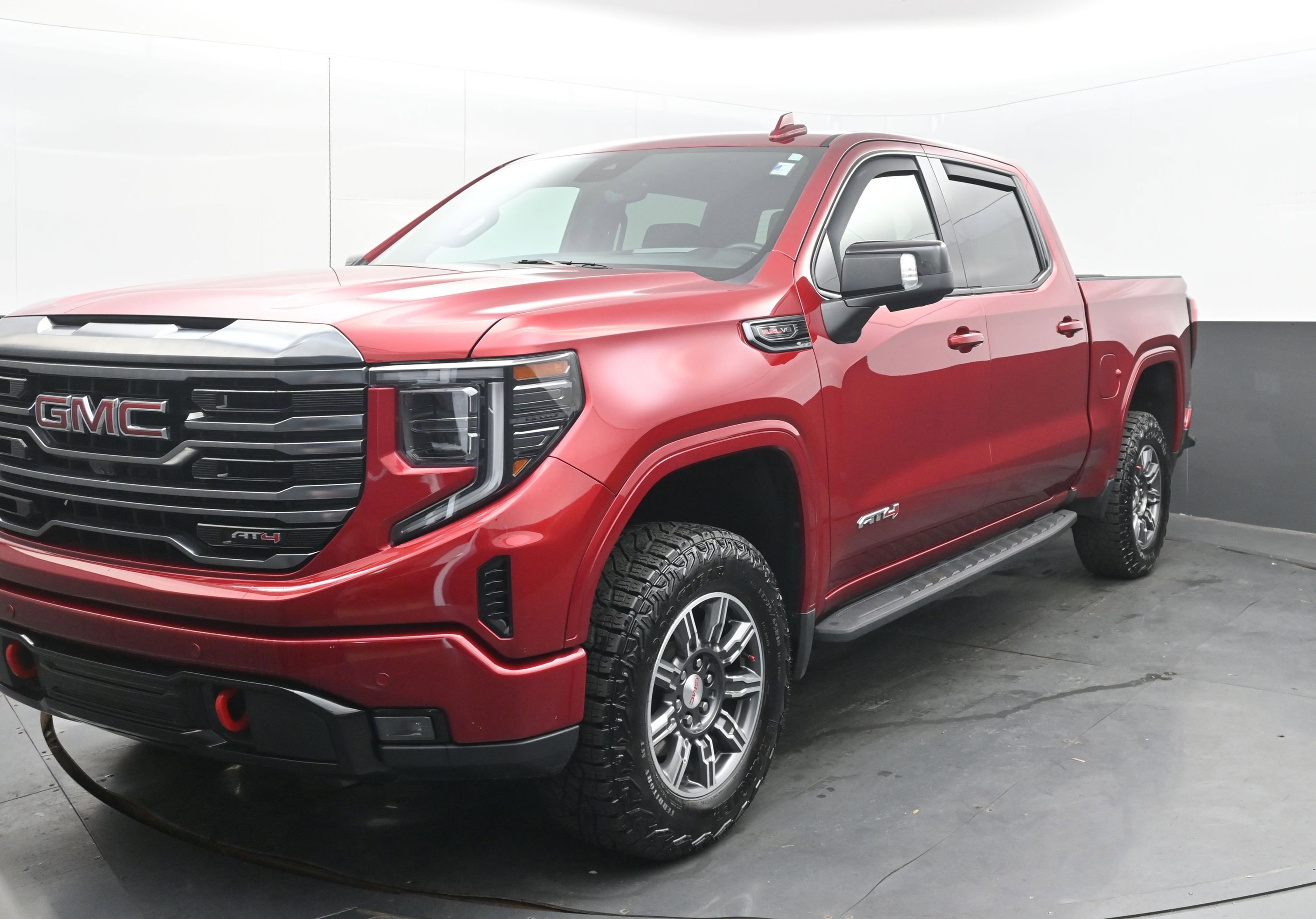 Used 2024 GMC Sierra 1500 AT4 w/ Technology Package image 4