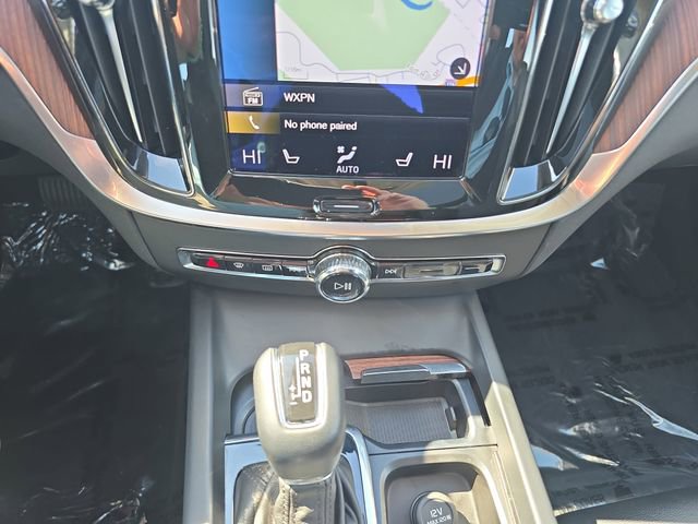 Used 2021 Volvo S60 T6 Momentum w/ Premium Package image 27