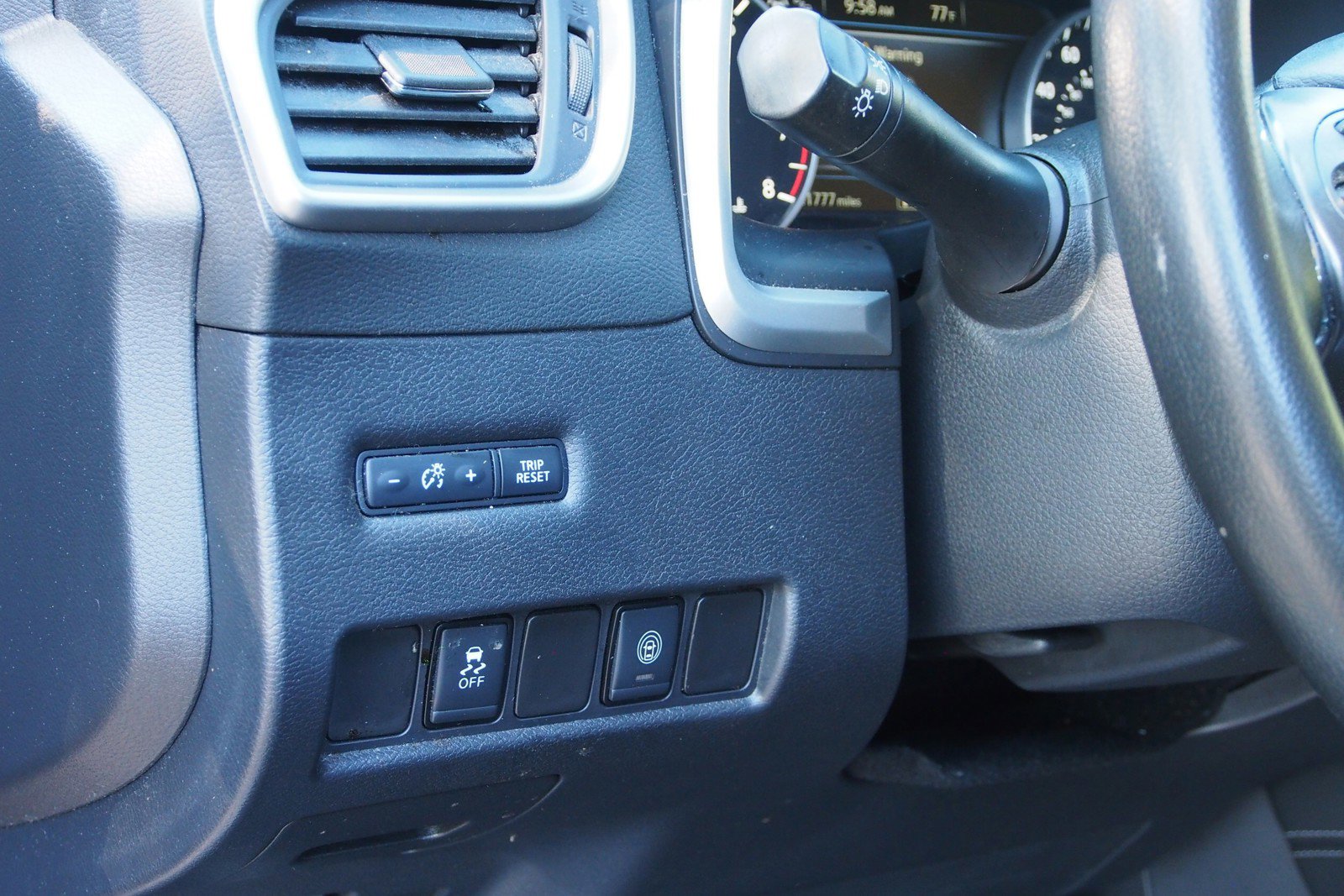 Used 2020 Nissan Murano SV FWD image 21