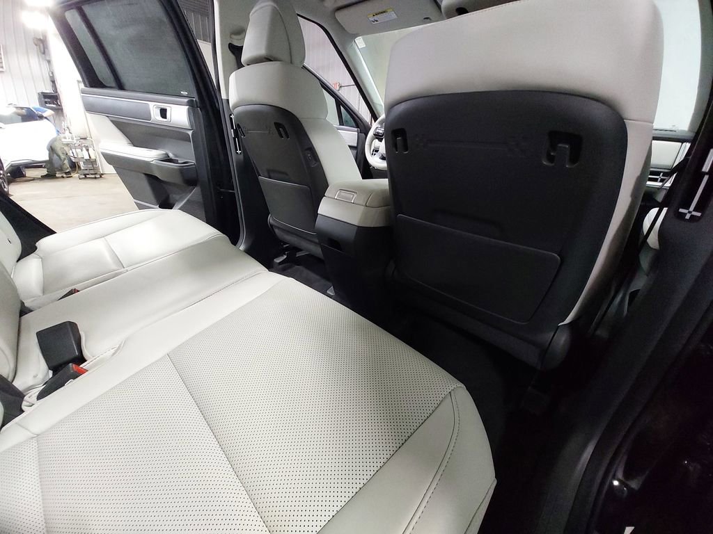 Certified 2025 Hyundai Santa Fe SEL AWD/4WD image 11