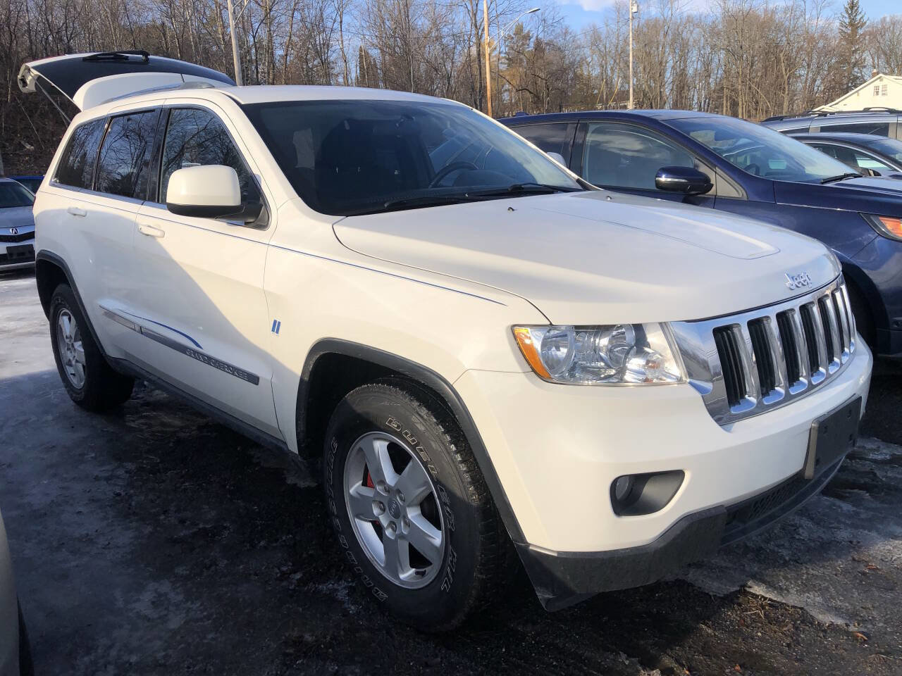 Used 2012 Jeep Grand Cherokee Laredo w/ Laredo E Group image 6