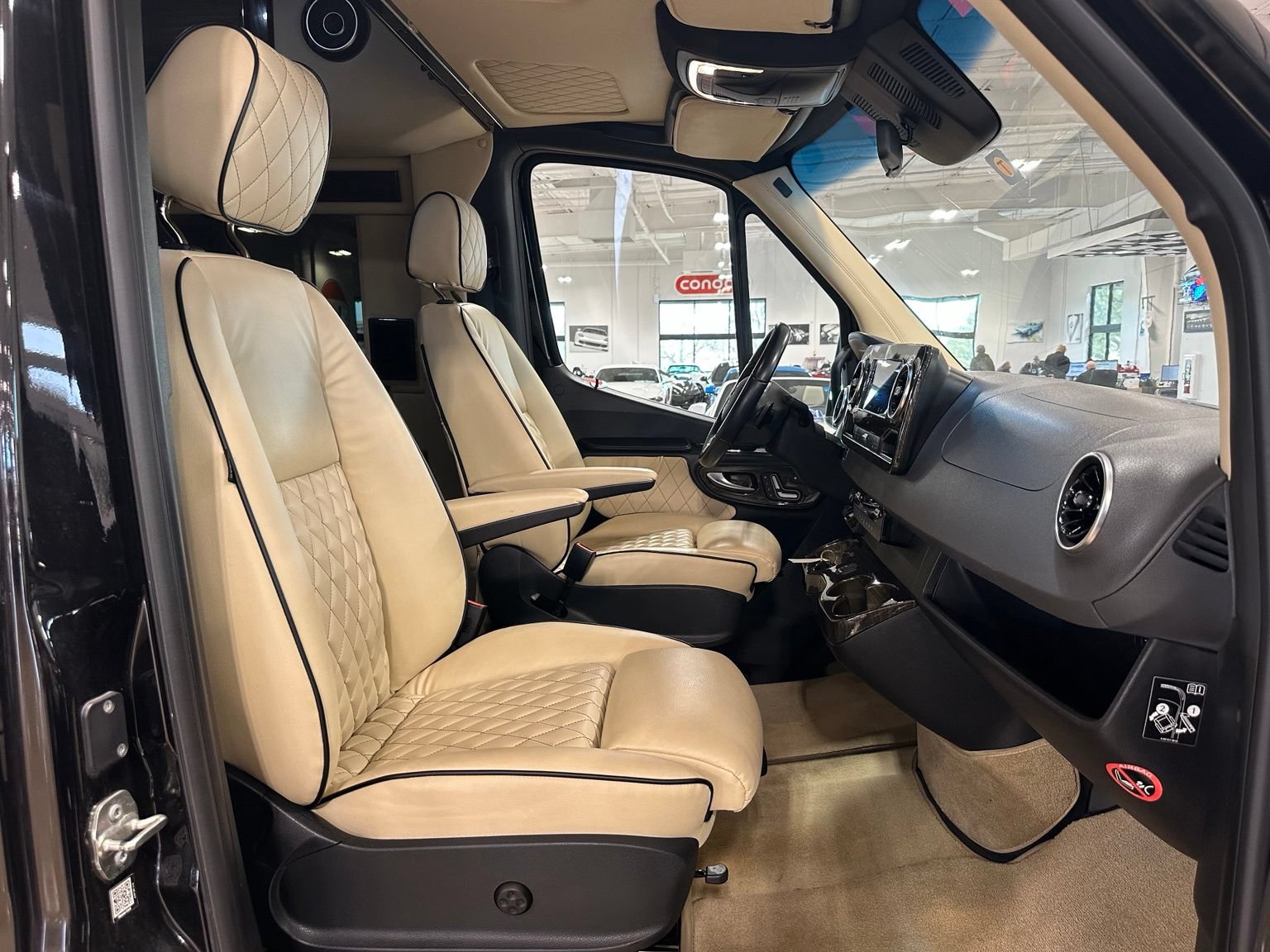 Used 2022 Mercedes-Benz Sprinter 3500 w/ Parking Package image 61