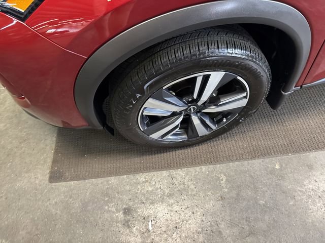 Used 2025 Nissan Rogue SL image 9