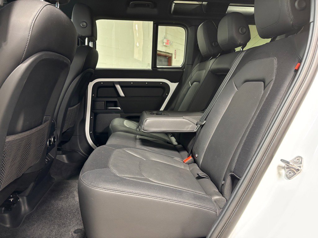 Used 2023 Land Rover Defender 110 X-Dynamic SE image 27