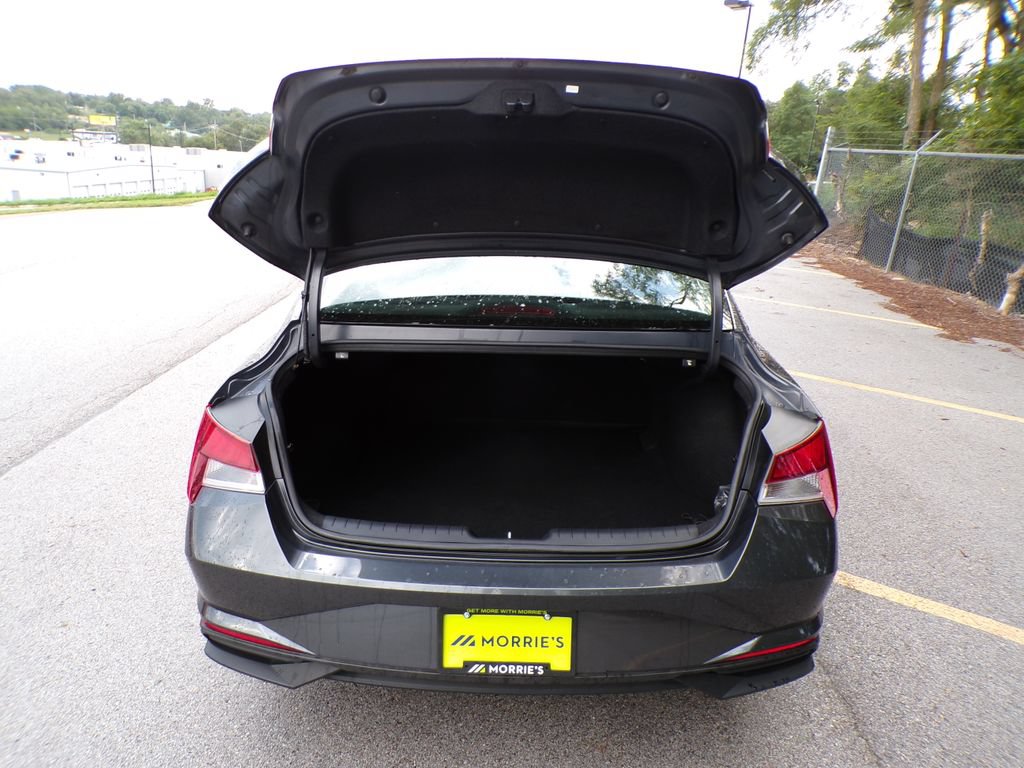 Used 2022 Hyundai Elantra SEL w/ Cargo Package FWD image 18