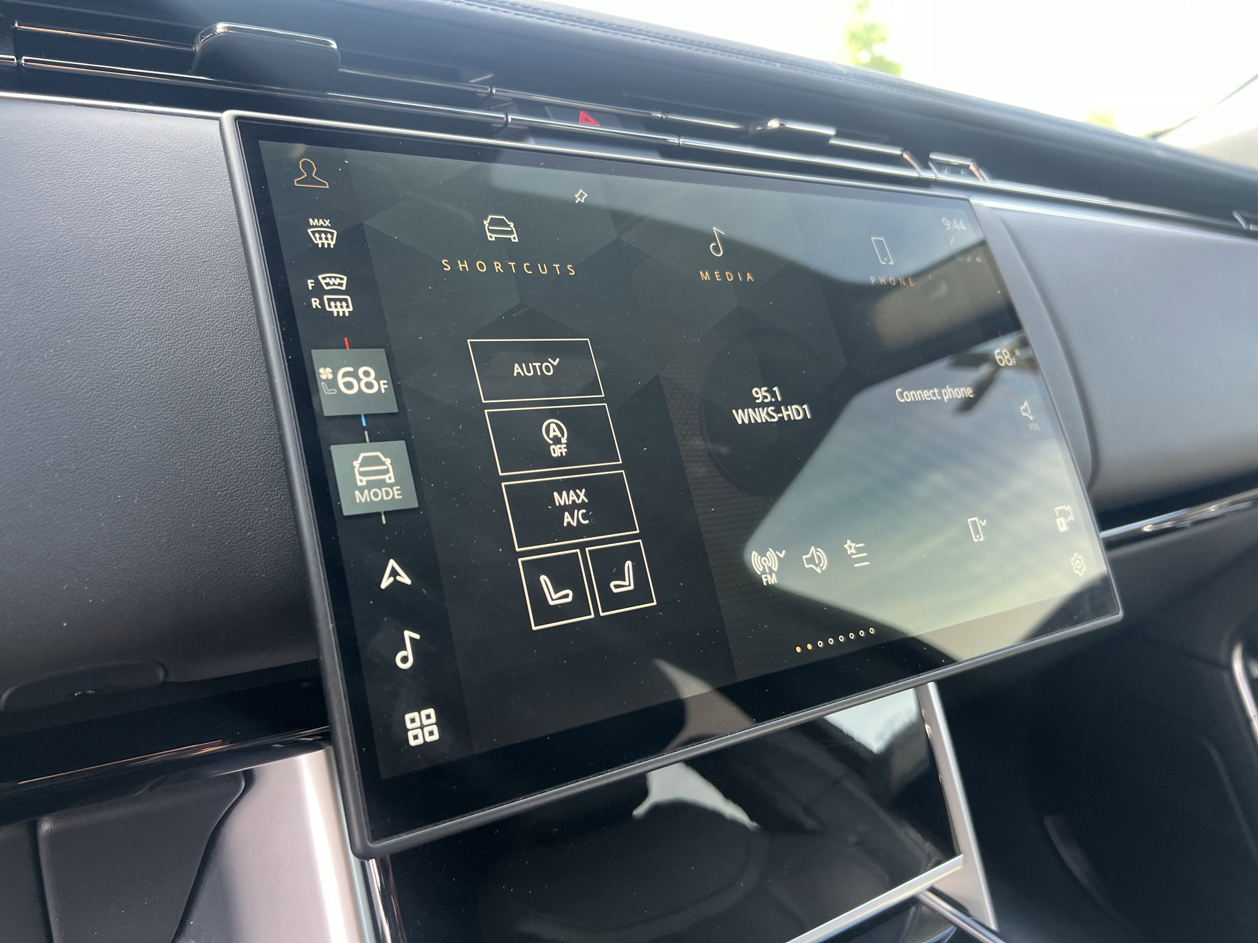 Certified 2024 Land Rover Range Rover Long Wheelbase SE image 24