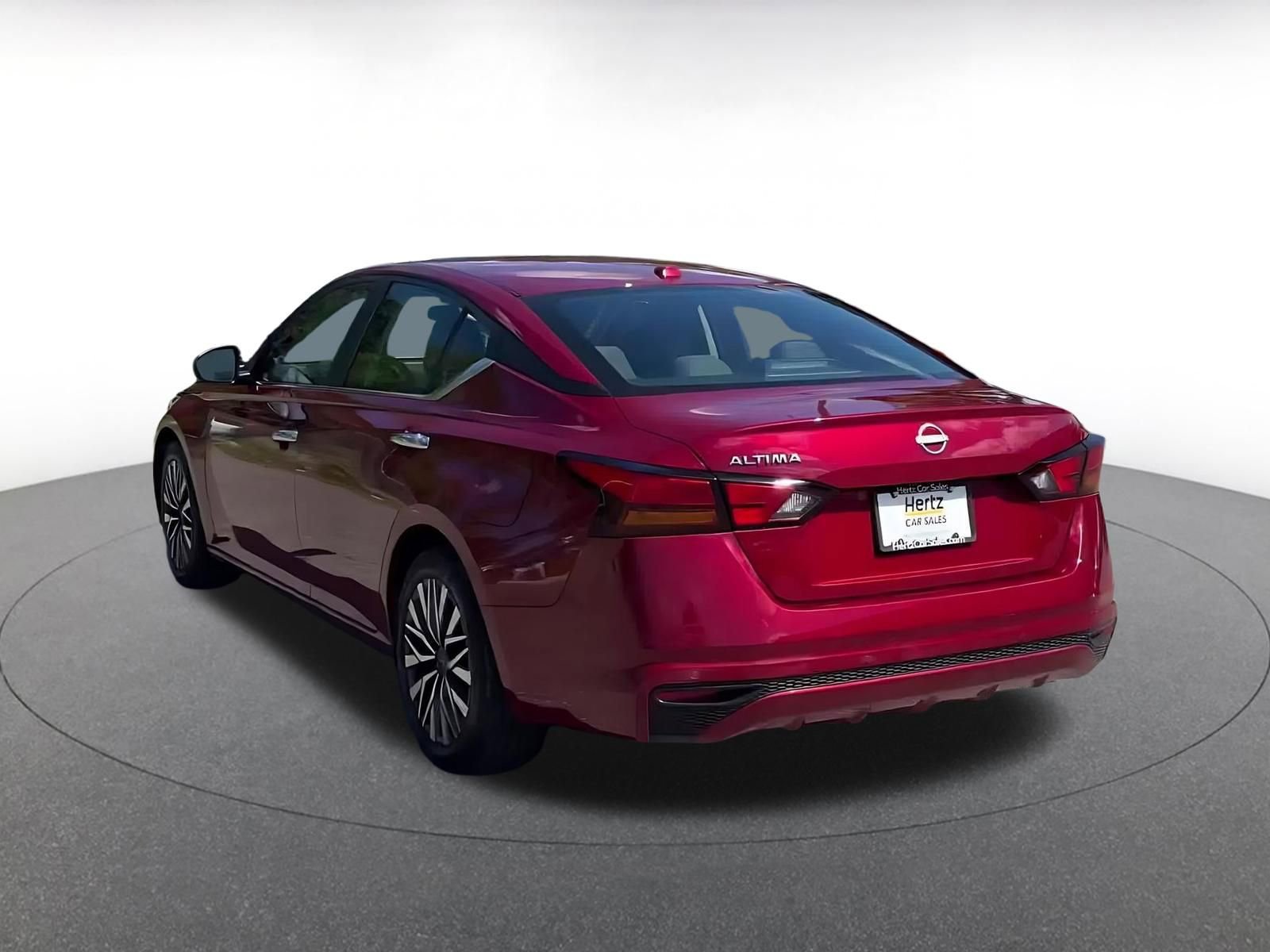 Used 2025 Nissan Altima 2.5 SV FWD image 10