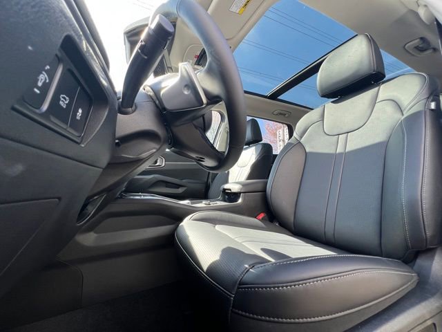 Used 2025 Kia Sorento EX w/ EX Panoramic Sunroof Package image 18
