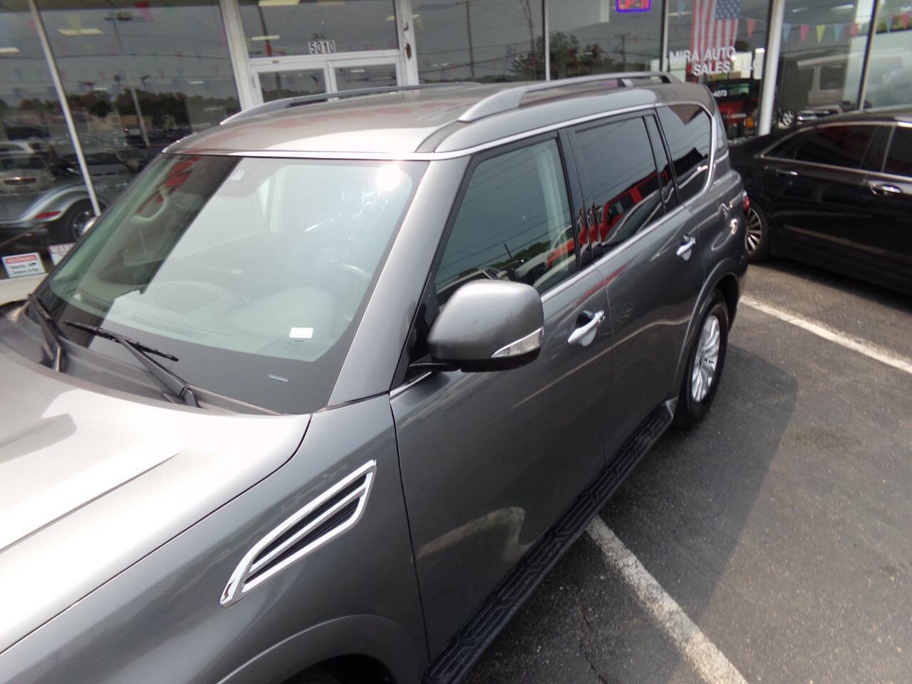 Used 2023 Nissan Armada SV image 11
