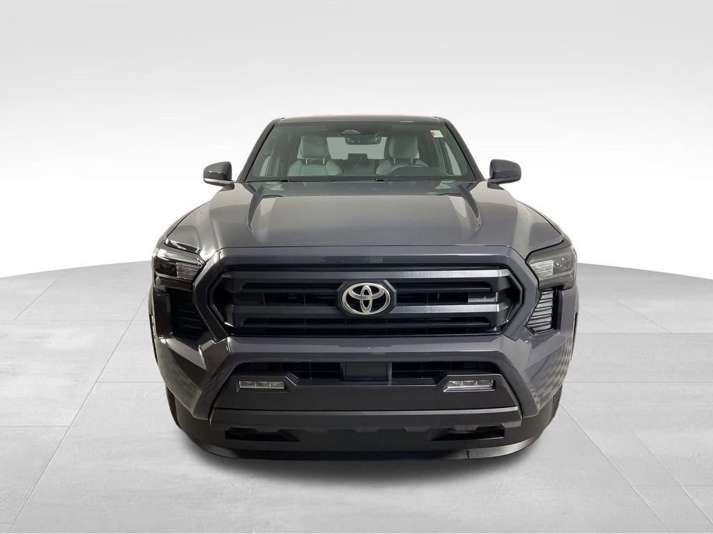 Used 2025 Toyota Tacoma SR5 image 3