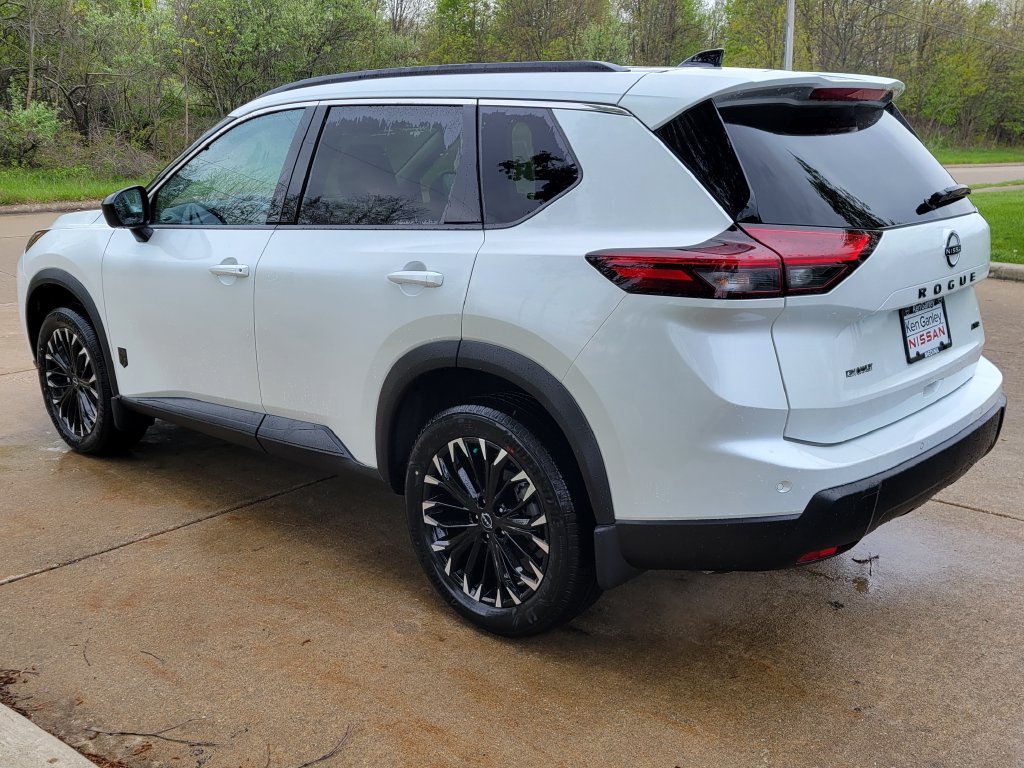 New 2026 Nissan Rogue Dark Armor AWD/4WD image 4