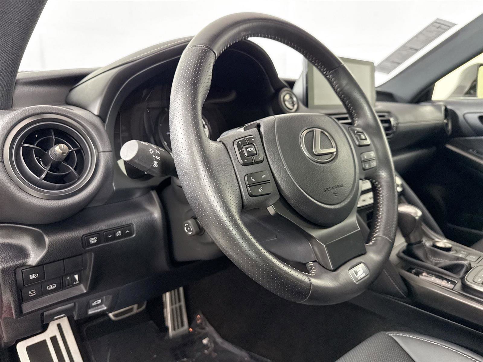 Used 2023 Lexus IS 350 F Sport image 4