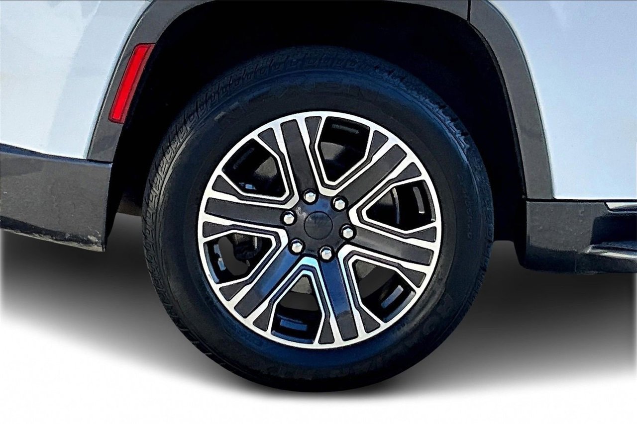 Used 2022 Jeep Wagoneer Series III image 34