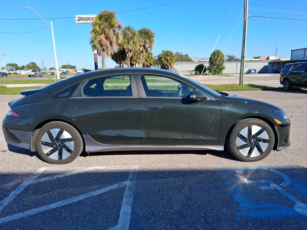 Used 2023 Hyundai Ioniq 6 SE RWD image 2