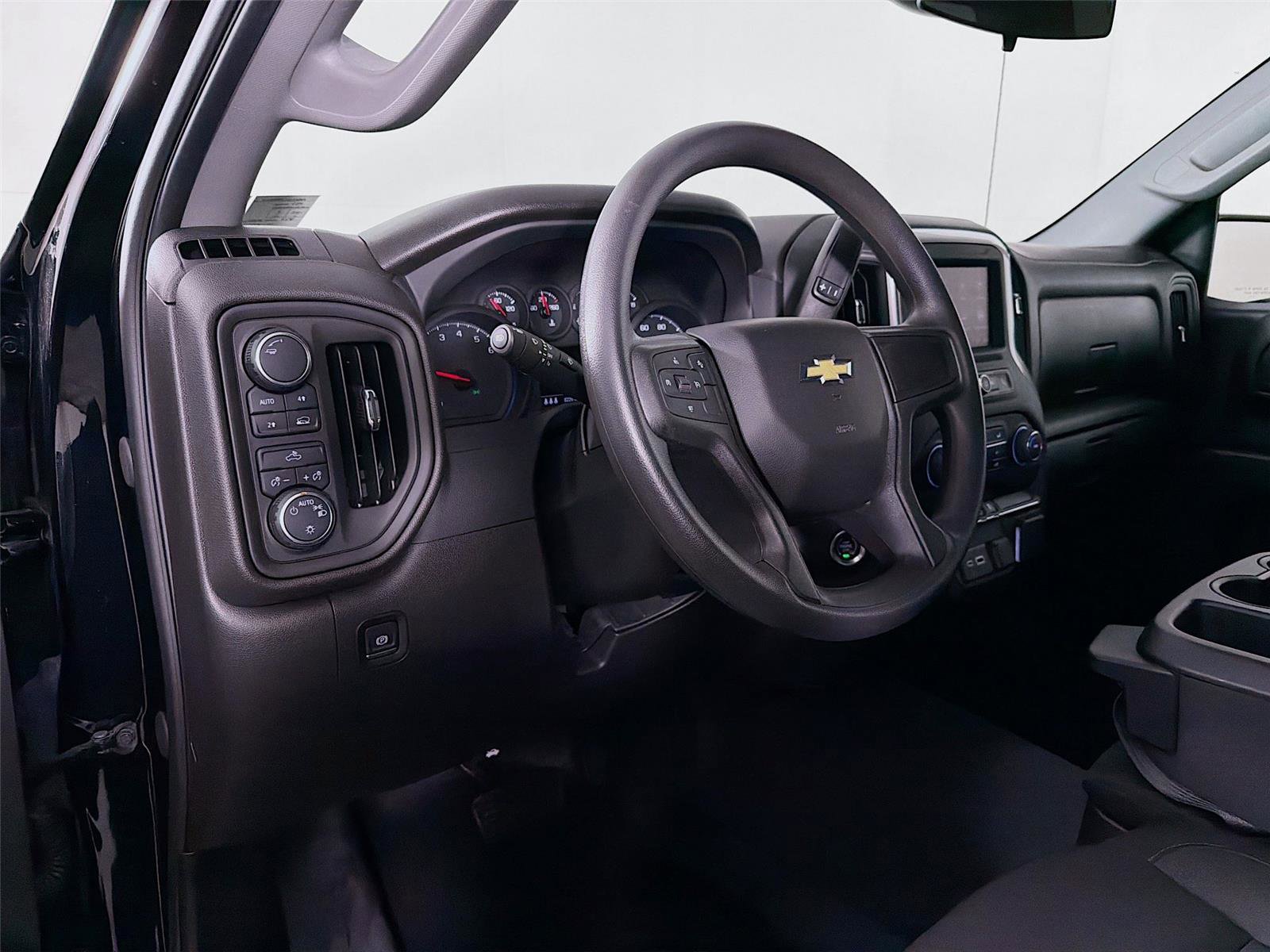 Used 2024 Chevrolet Silverado 1500 Custom image 9