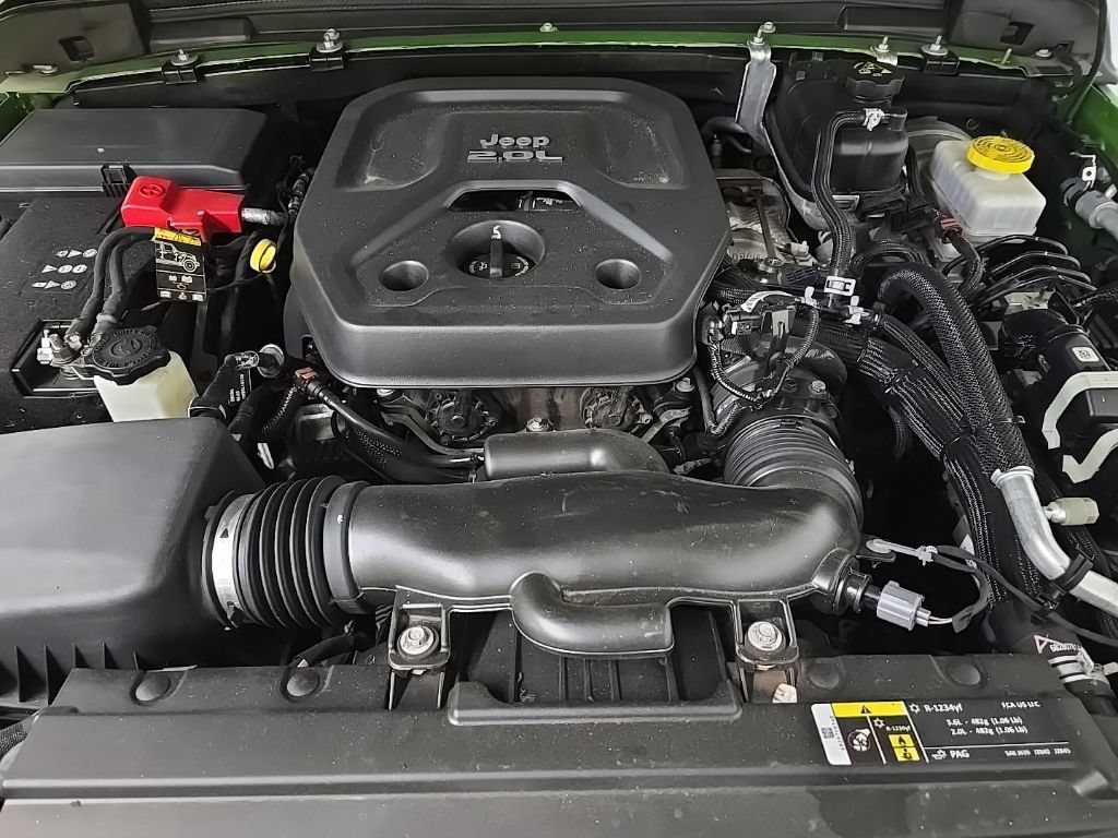 Used 2020 Jeep Wrangler Unlimited Sahara w/ Uconnect 4C Nav & Sound Group AWD/4WD image 12