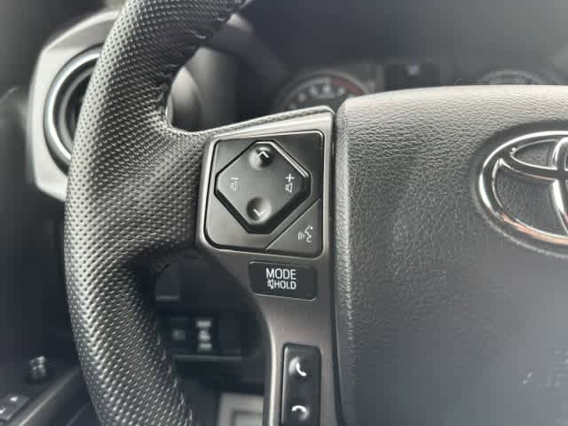 Used 2022 Toyota Tacoma TRD Sport AWD/4WD image 22