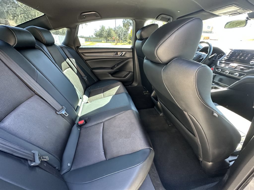 Used 2018 Honda Accord Sport image 11