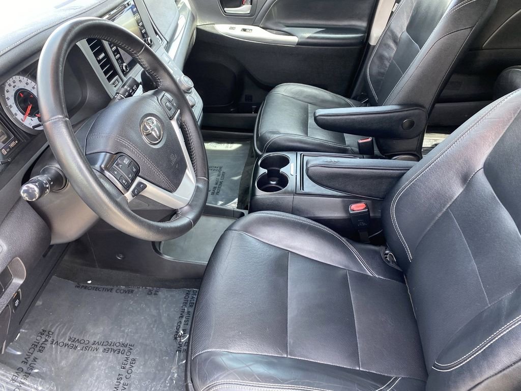 Certified 2019 Toyota Sienna SE FWD image 23