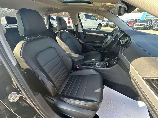 Used 2021 Volkswagen Jetta SE w/ SE Cold Weather Package image 30