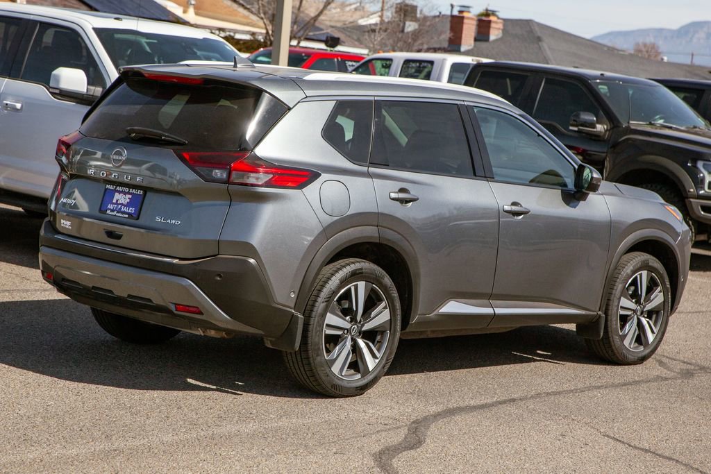 Used 2023 Nissan Rogue SL w/ SL Premium Package image 5