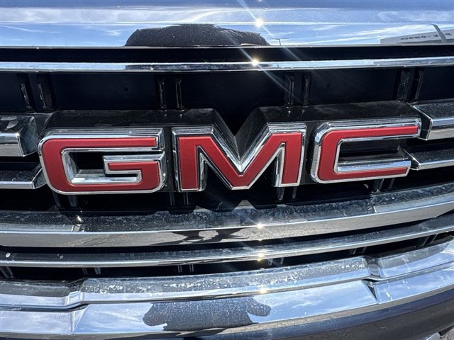 Used 2023 GMC Yukon SLT AWD/4WD image 32