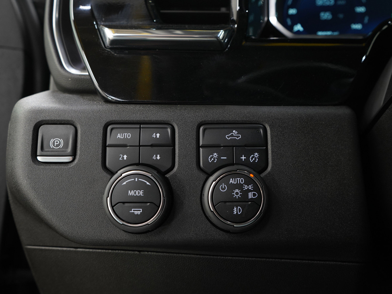 Used 2024 Chevrolet Silverado 1500 RST w/ Z71 Off-Road Package AWD/4WD image 26