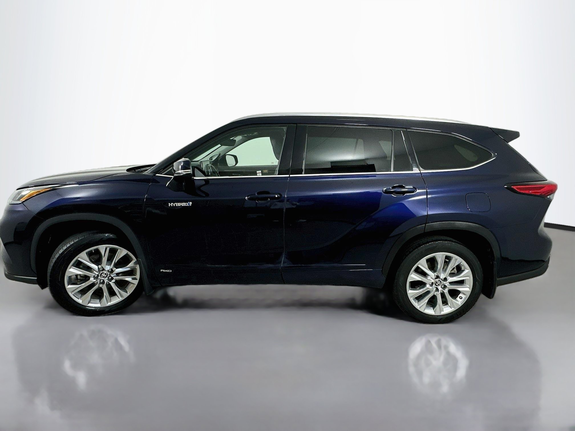 Certified 2020 Toyota Highlander Limited w/ Protection Package #3 AWD/4WD image 4
