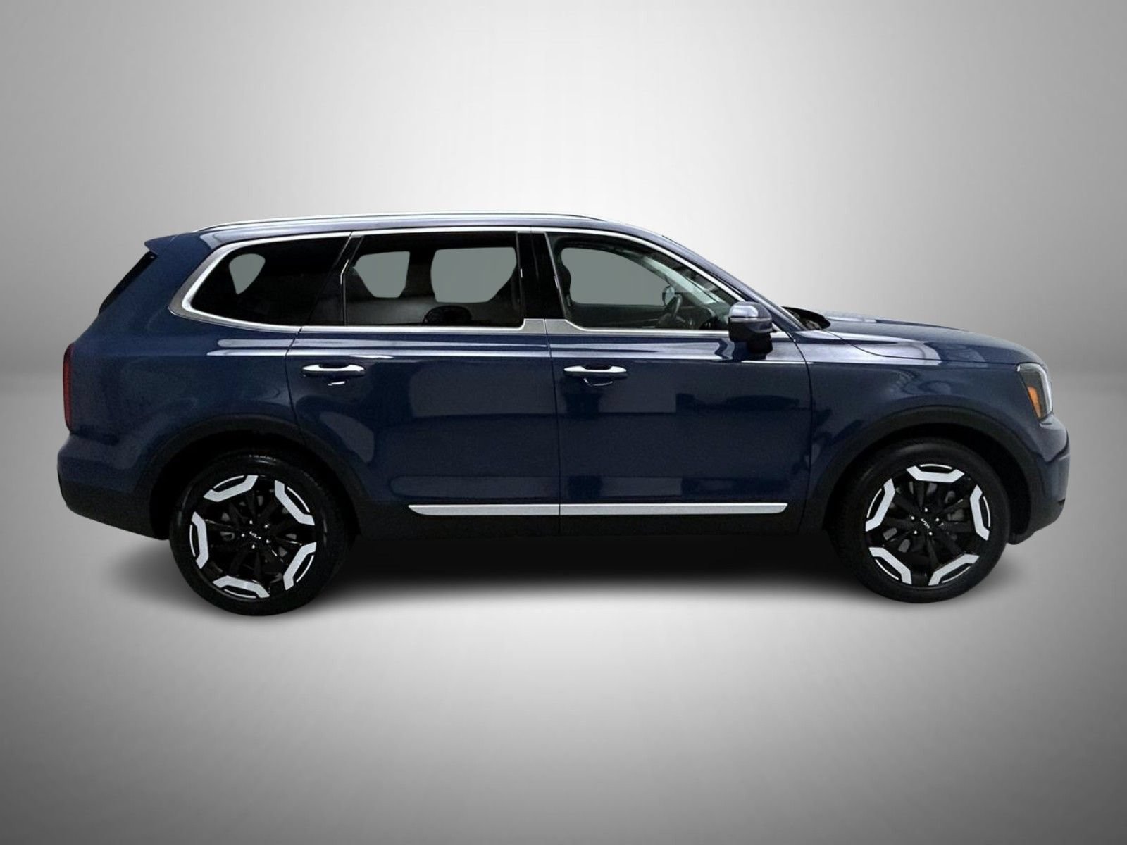 Used 2025 Kia Telluride S AWD/4WD image 4