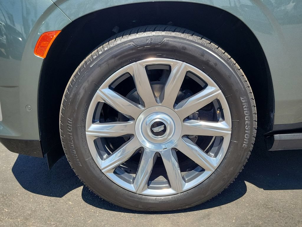 Certified 2024 Cadillac Escalade ESV Premium Luxury Platinum AWD/4WD image 33