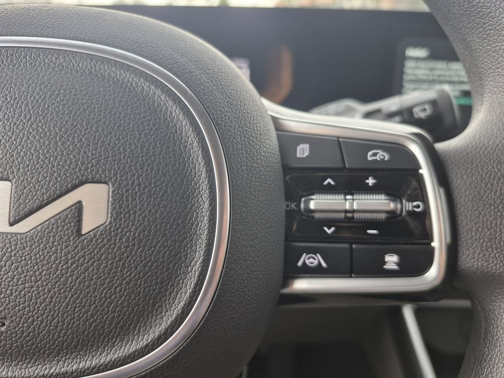 New 2026 Kia Carnival LX FWD image 19