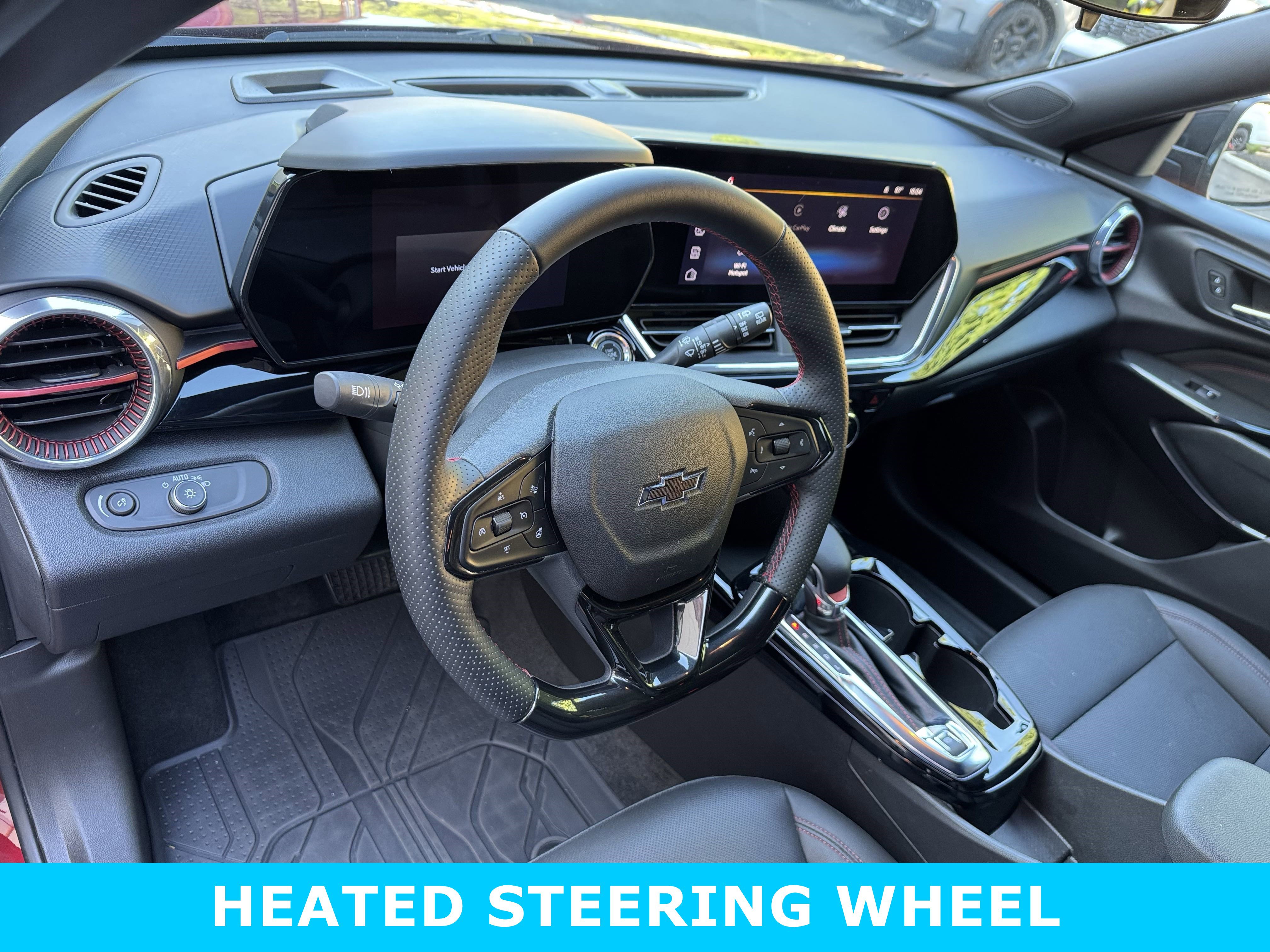 Used 2025 Chevrolet Trax RS w/ Driver Confidence Package image 16