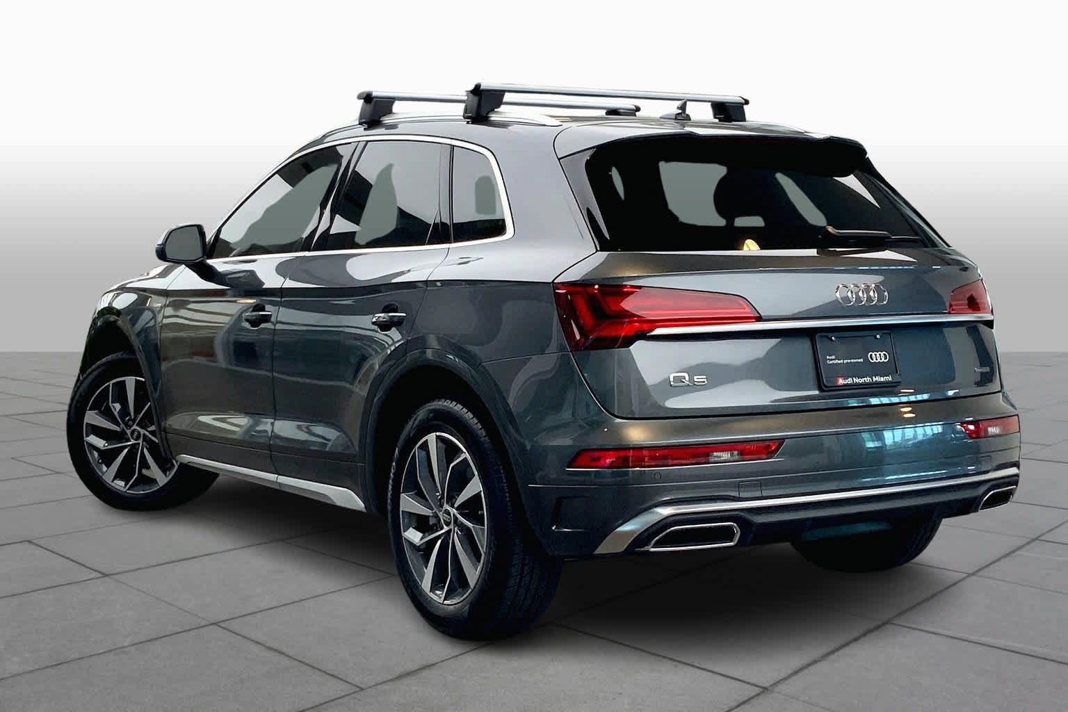 Used 2023 Audi Q5 2.0T Premium Plus w/ Premium Plus Package AWD/4WD image 12