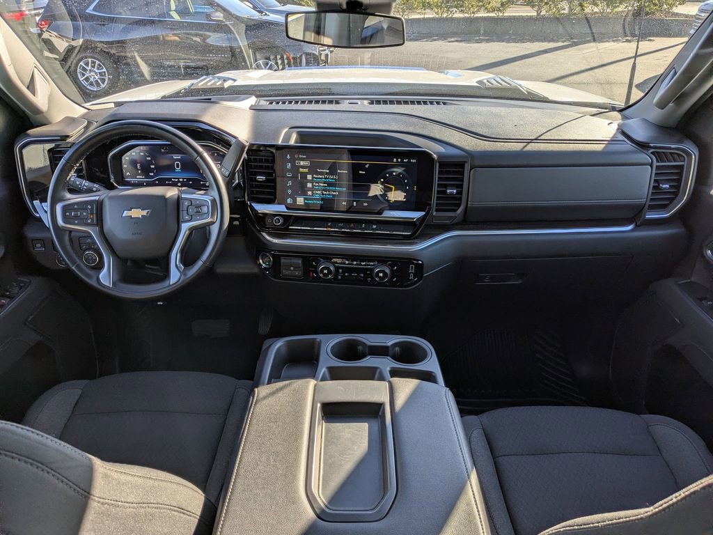 Used 2025 Chevrolet Silverado 2500 LT w/ Convenience Package image 16