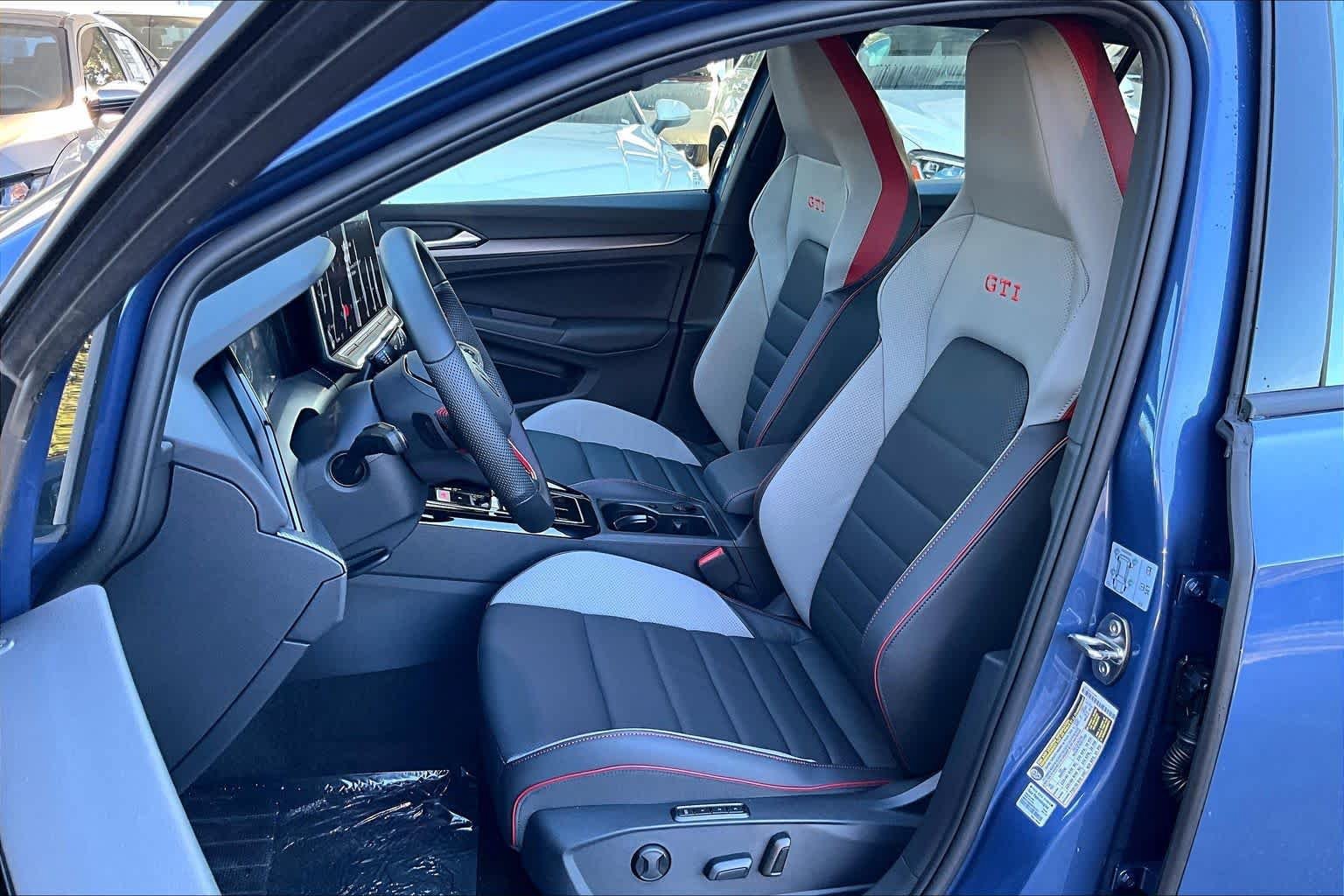 New 2026 Volkswagen GTI SE FWD image 9