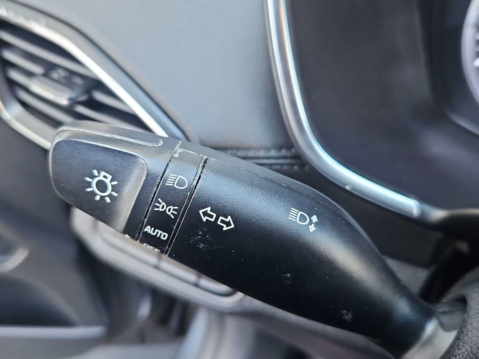 Used 2020 Hyundai Santa Fe SE FWD image 26