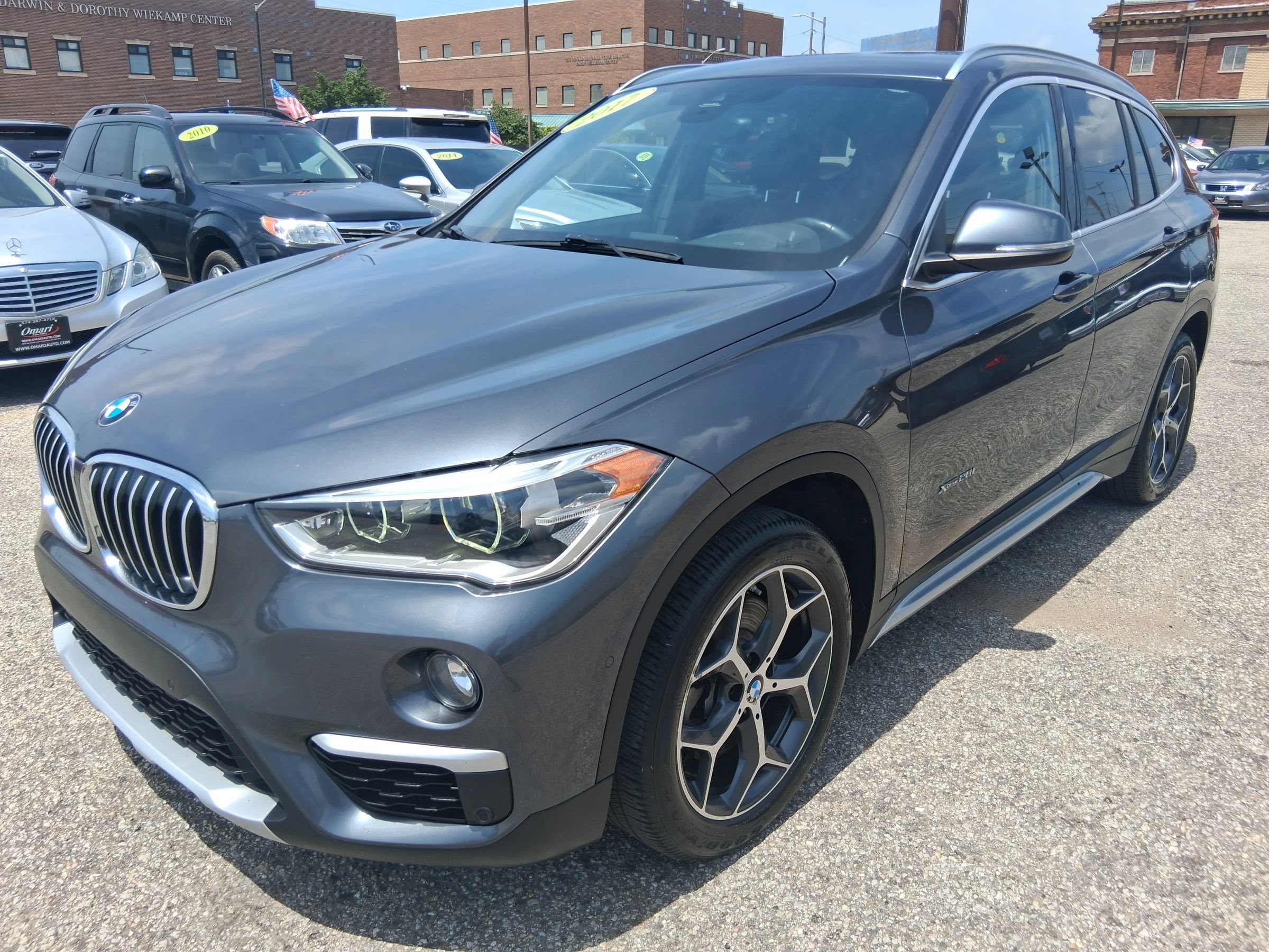 Used 2017 BMW X1 xDrive28i AWD/4WD image 2