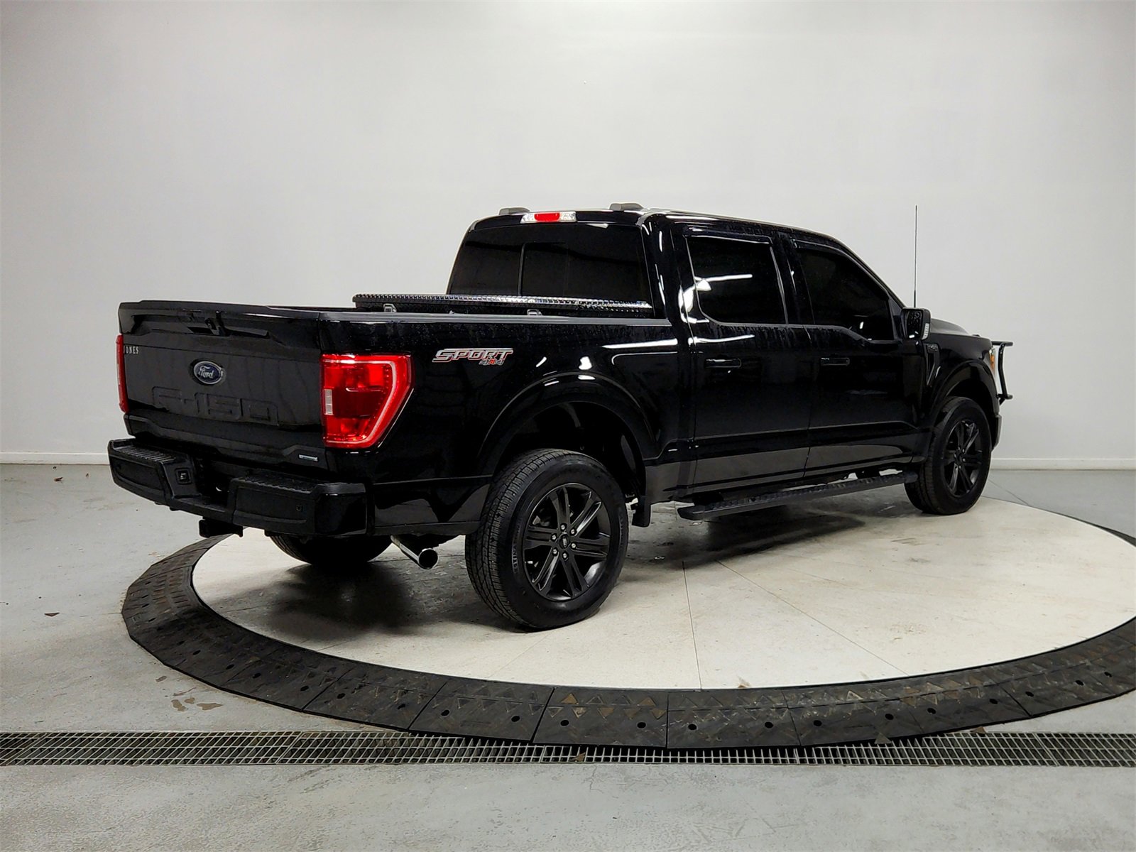 Used 2022 Ford F150 XLT w/ Equipment Group 302A High image 7