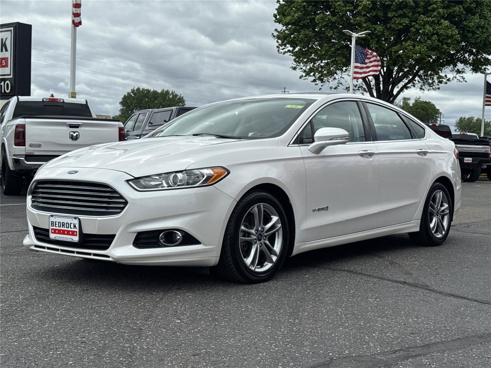 Used 2015 Ford Fusion Titanium FWD image 3