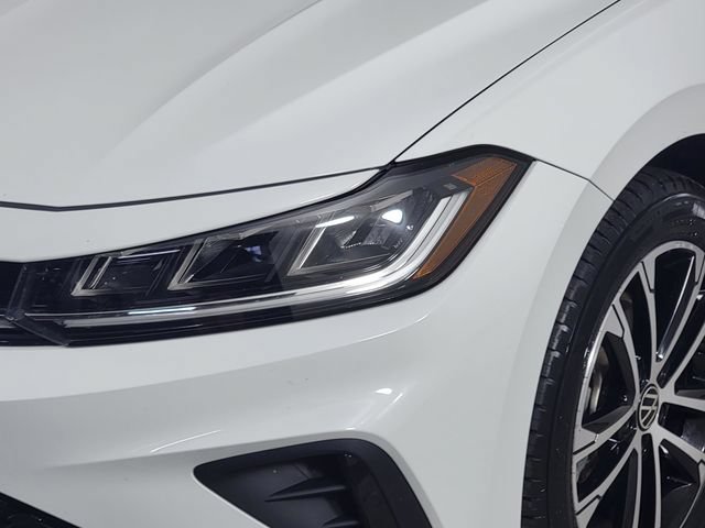 Used 2025 Volkswagen Jetta Sport FWD image 9