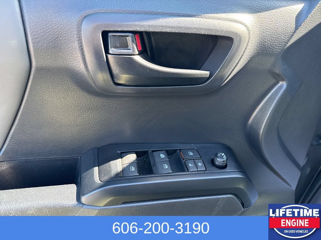 Used 2023 Toyota Tacoma SR AWD/4WD image 18