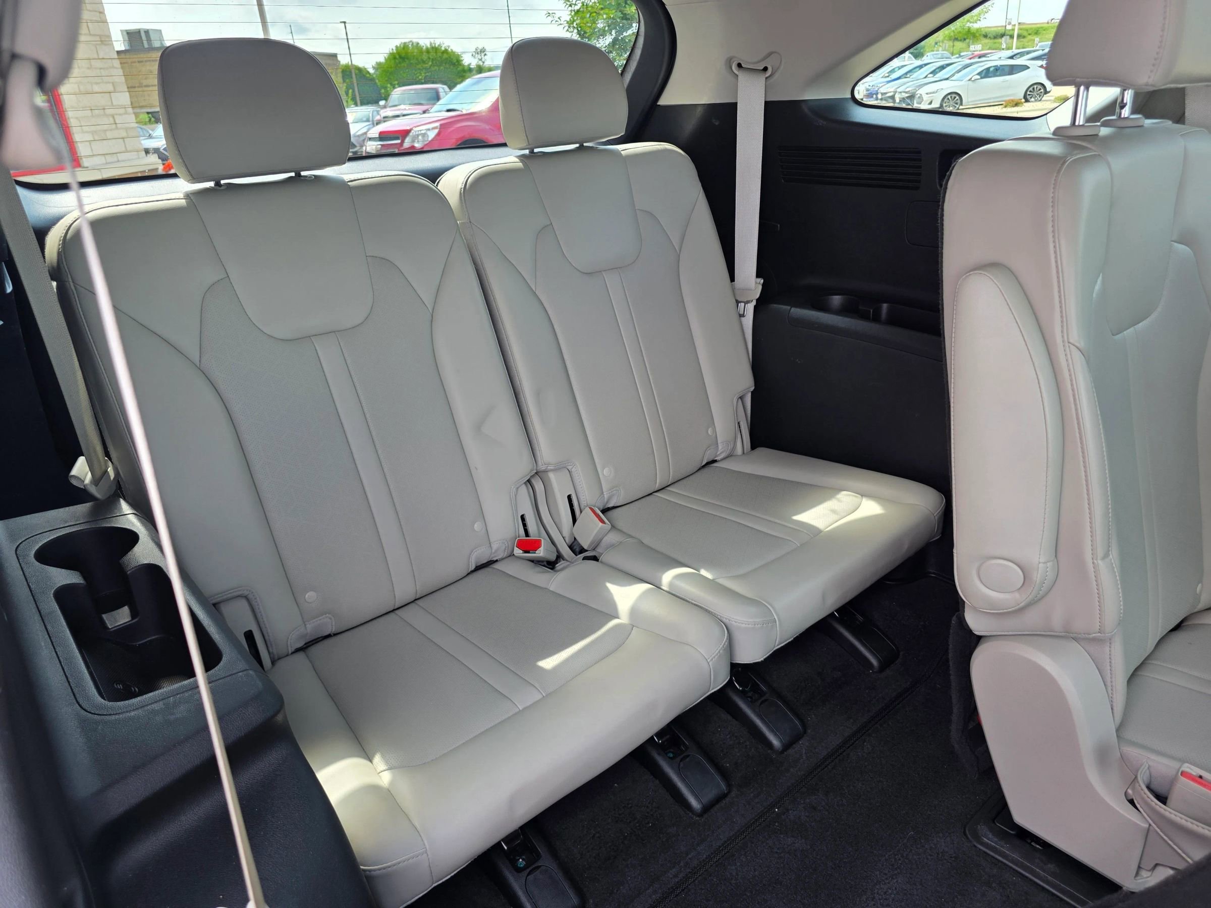 Used 2023 Kia Sorento SX image 8