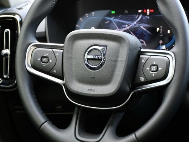 Used 2025 Volvo XC40 B5 Core w/ Protection Package Premier AWD/4WD image 21