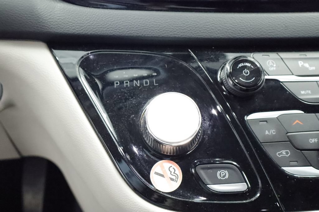 Certified 2023 Chrysler Pacifica Touring-L FWD image 28