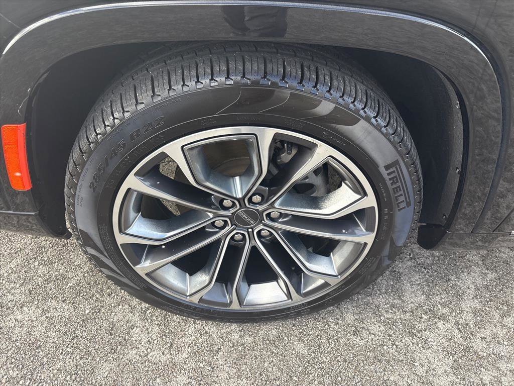 Used 2023 Jeep Grand Wagoneer L Series III w/ Rear Seat Video Group 1 image 16