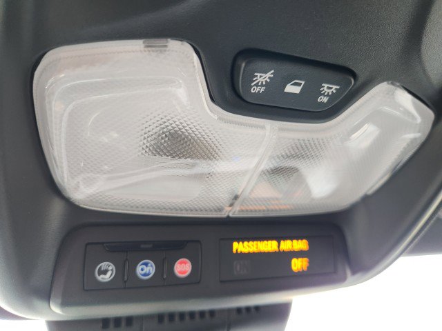 Used 2025 Chevrolet Colorado Z71 w/ Technology Package image 45