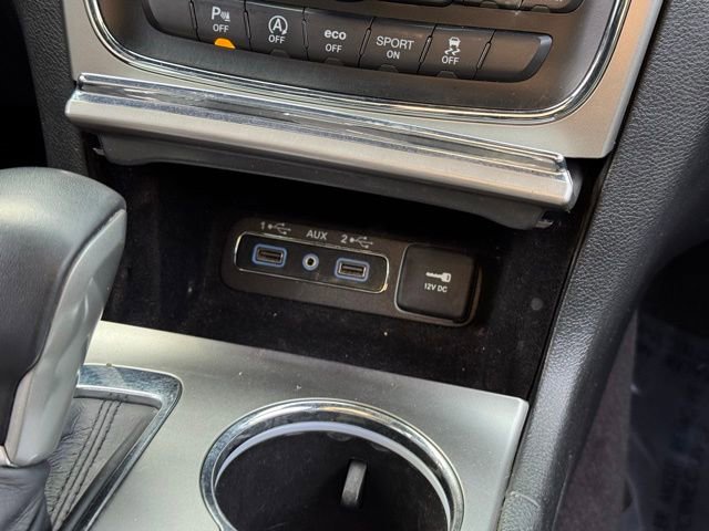 Used 2018 Jeep Grand Cherokee Altitude AWD/4WD image 14